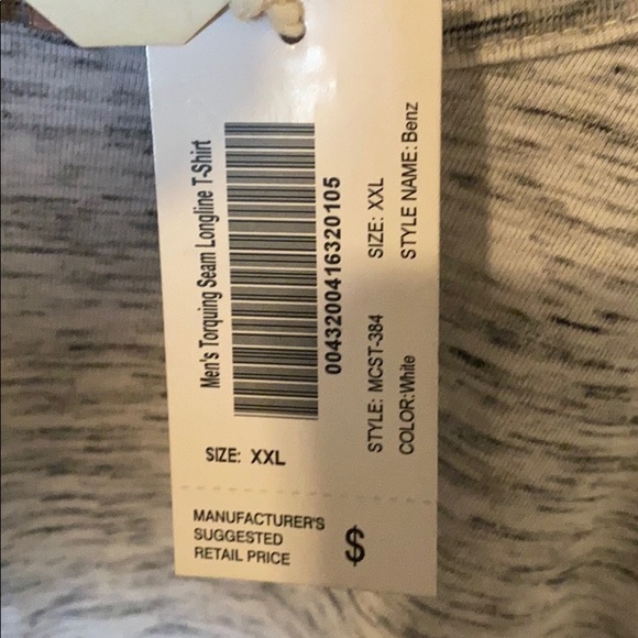 Soft gray tee with black pocket - Picture 3 of 6